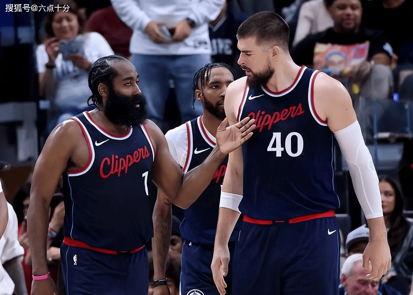 包含哈登与50激战中国队分钟，重要助攻胜负难料！，蒂姆焦点对战赢得满堂喝彩的词条