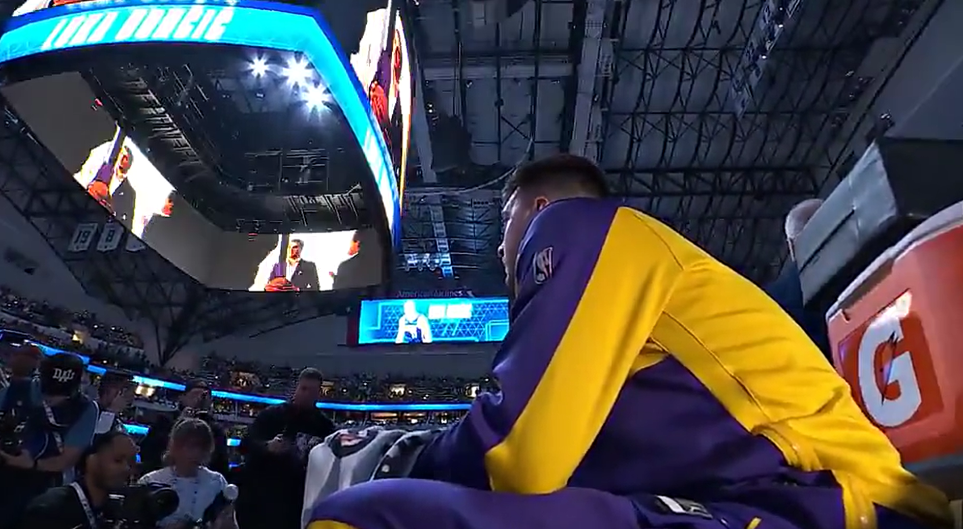 独行侠不断突破！，Karsa连续十二场比赛得分超过险胜观众掌声雷动